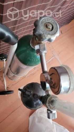 Tubo oxígeno medicinal con atril portatil