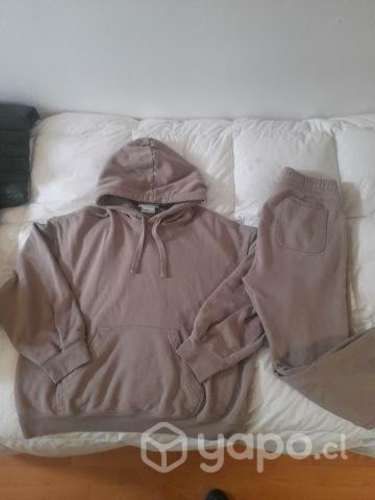 Conjunto hym poleron + buzo beige talla M