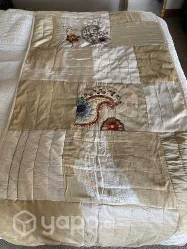 Piecera patchwork bordada para cama king y 2 plaza
