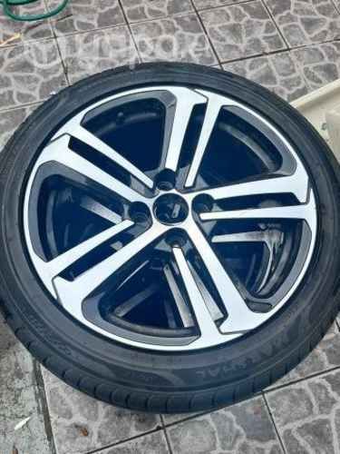 Neumaticos marshall 215/45/17