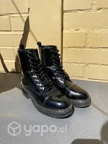 Botines tipo charol