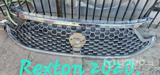 Mascara Rexton 2020 original usada buen estado