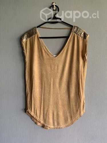 Polera umbrale, un básico en talla S ( grande )