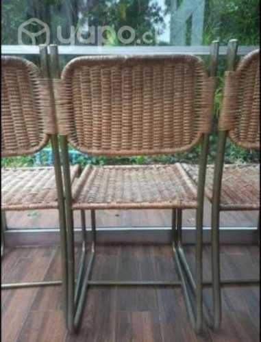 Comedor terraza con cubierta de vidrio esfumado