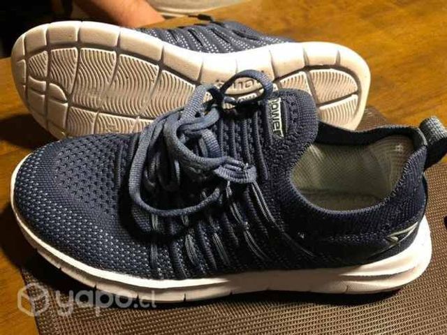 Zapatillas de mujer 15.000 cada par conversable