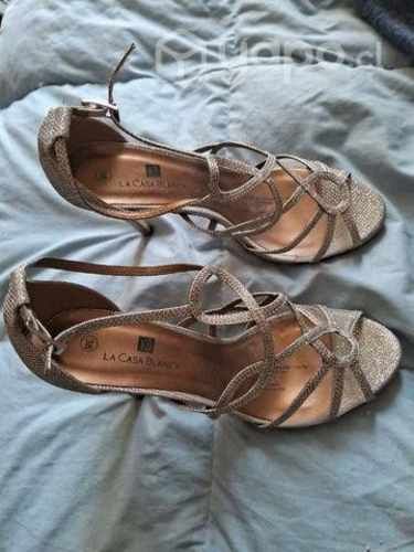 Tacos dorados marca La Casa Blanca