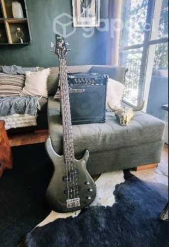 Bajo Squier by Fender 4 cuerdas más amplificador I