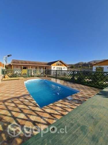 Amplia casa con piscina más cabaña nueva