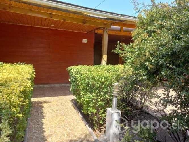 Arriendo pieza grande