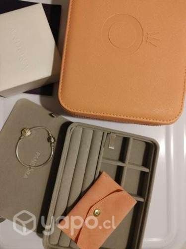 Brazalete, Dije y Joyero original Pandora