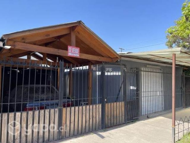 Se vende casa con local comercial