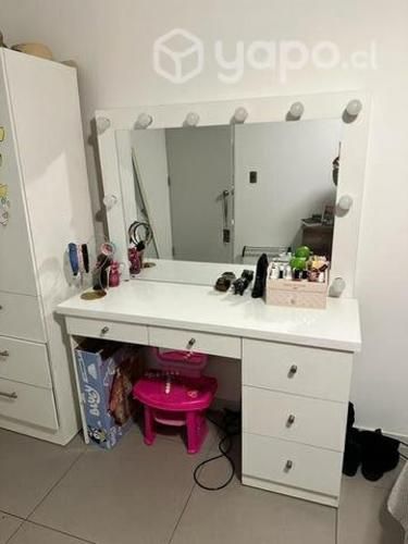 Tocadora / peinadora con luces