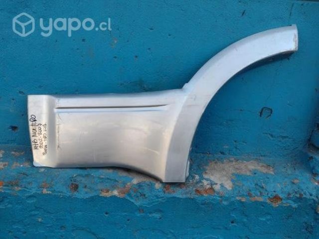 Moldura de puerta tras izq Mitsubishi Montero 2002