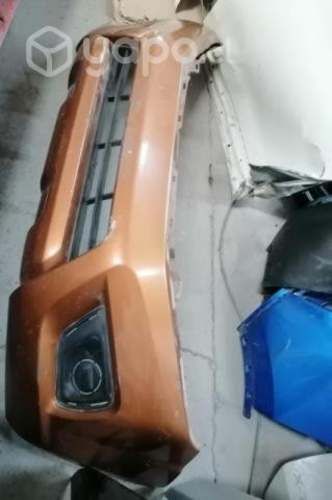 Parachoque delantero NP300