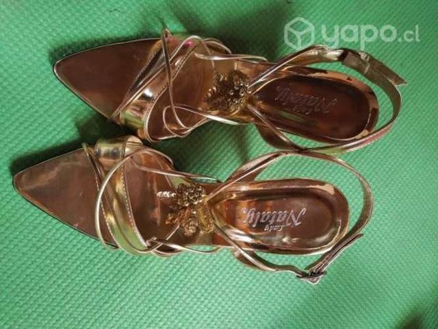 Chalas doradas con taco