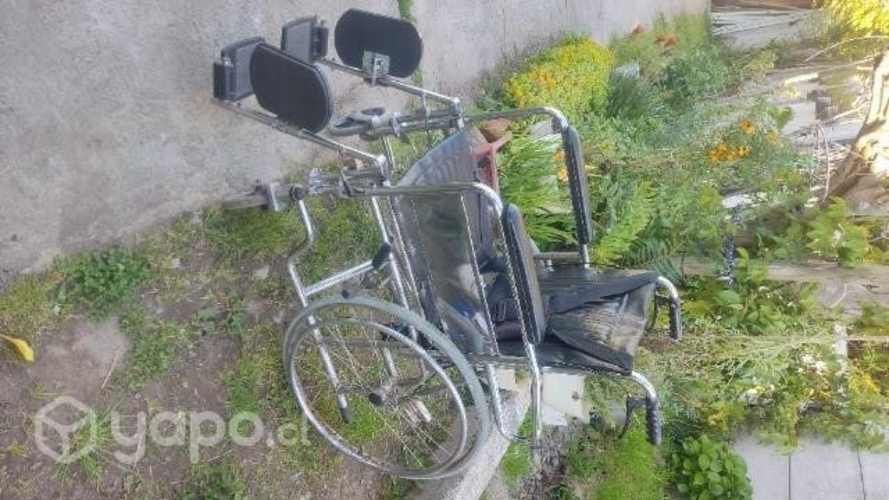 Silla de ruedas tipo camilla