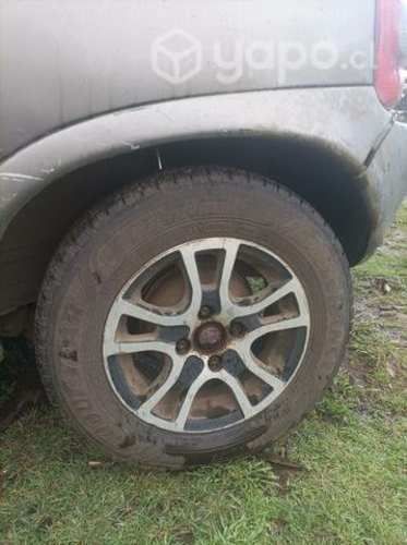 Llantas aro 13 con neumáticos casi nuevos