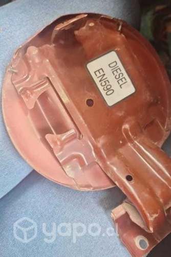 Tapa de combustible Mitsubishi L200 año 2007-2015