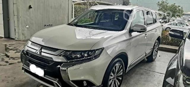 Mitsubishi outlander 2.4 4x4 4WD 2022 GLX