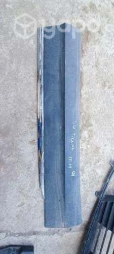 Moldura puerta Volkswagen tiguan 17-19