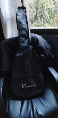 Guitarra acústica marca Mercury