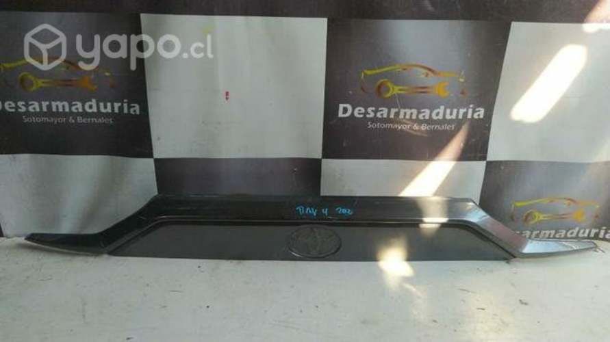 Moldura portalon rav 4 2020 a 2023 2.0