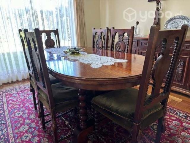 Comedor con 10 silla y buffet