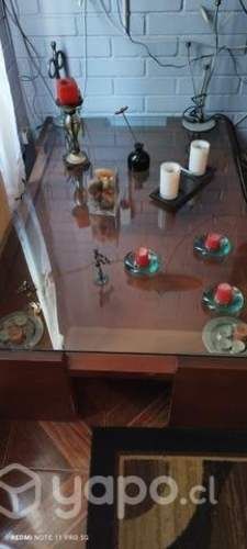 Mesa de centro con vidrio