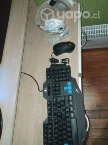 PC Usada con accesorios, precio negociable