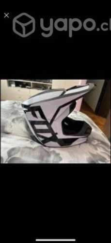 Casco marca fox impecable