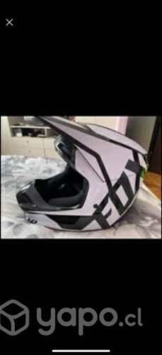 Casco marca fox impecable