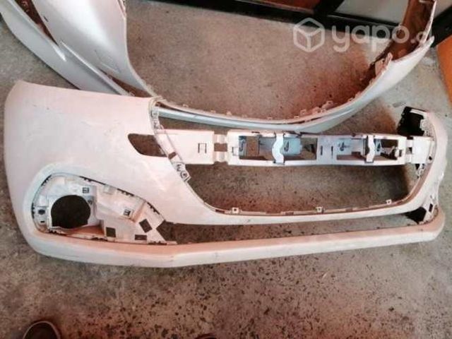 Parachoque delantero Peugeot 208