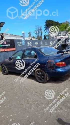 Foco trasero izquierdo Hyundai Elantra 1996
