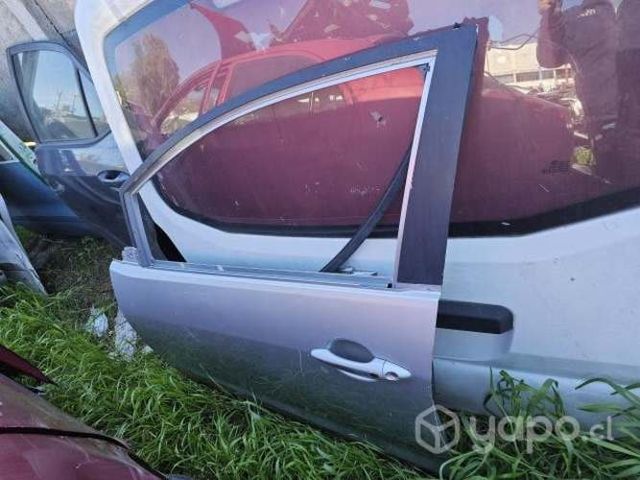 Puerta delantera lh kia cerato 2016