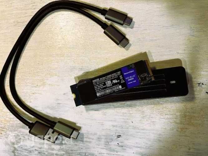 SSD NVMe WD Blue SN550 + Cofre