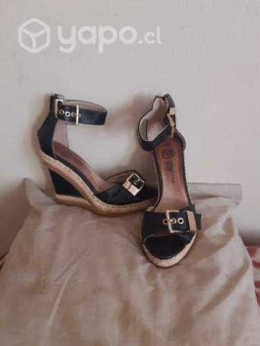 Zapatos niños y calzado mujer