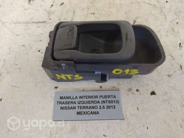 Manilla Int pta tra izq (013) Nissan Terrano 2012