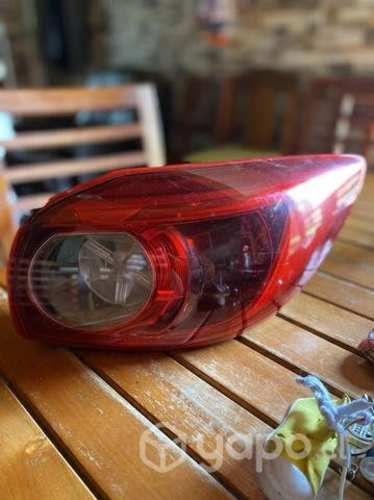 Foco trasero derecho Mazda 3