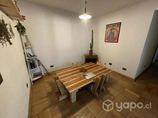 Mesa y sillas estilo japonés