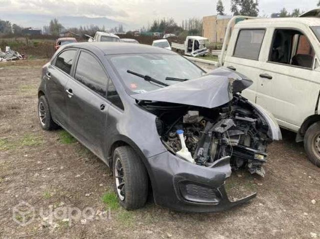 Tapabarro derecho Kia río 4