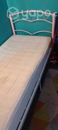 Cama en buen estado como nueva