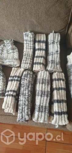 Polainas y gorros de lana $3.000 c/u - Maipú