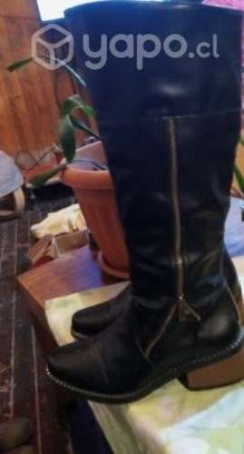Botas