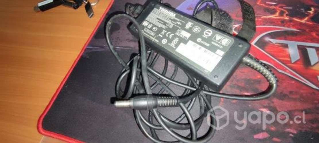 Cargador de notebook Toshiba