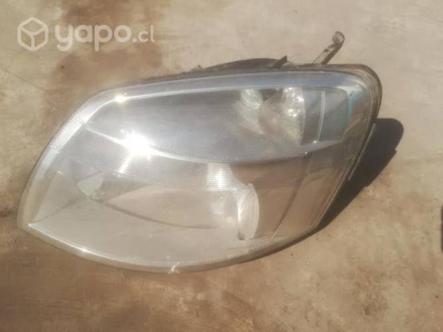 Foco izquierdo citroen berlingo (21.9)