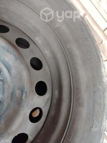 2 neumáticos con llanta