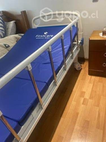 Cama clínica con colchón