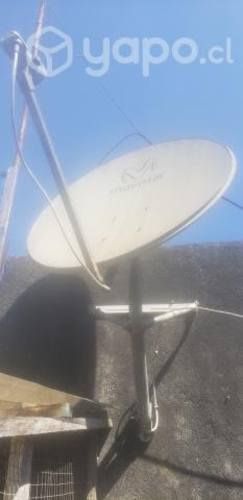 Antena satelital