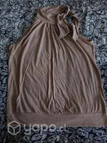 Polera con lazo al cuello