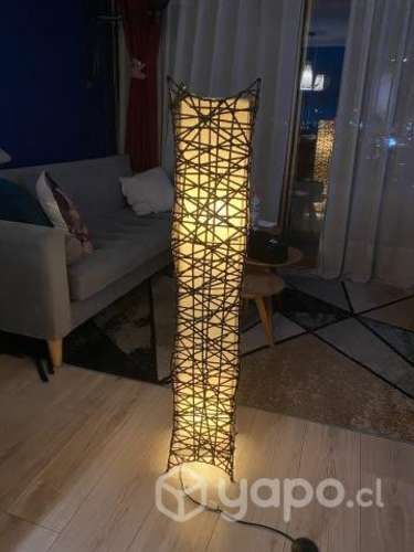 Lampara de Pie, mimbre